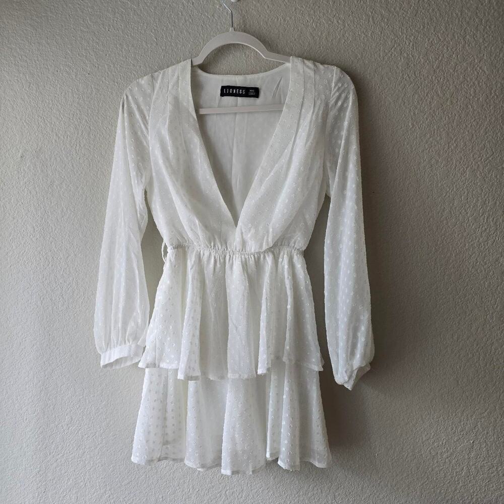 Lioness white swiss dot mini